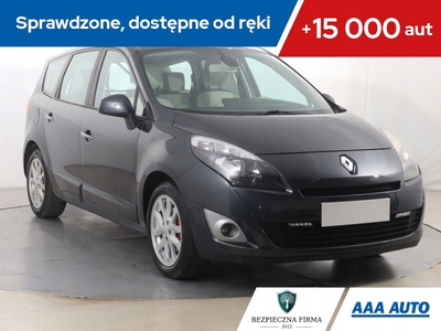 Renault Grand Scenic II Grand Scenic 1.9 dCi FAP 130KM 2011