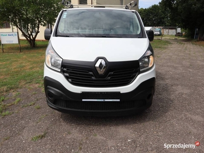 RENAULT Trafic L2H2 5 osób 2017r bagażnik dachowy