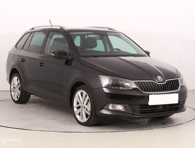 Skoda Fabia III , Klimatronic, Tempomat, Parktronic, Podgrzewane siedzienia