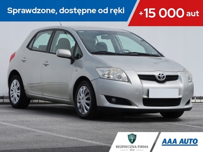 Toyota Auris I Hatchback 2.0 D-4D 125KM 2007