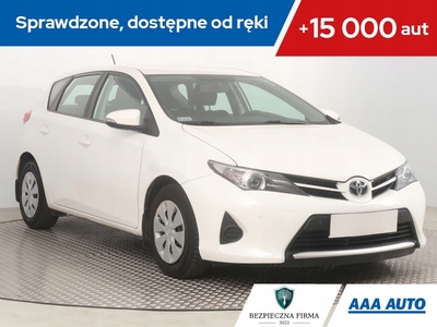 Toyota Auris II Hatchback 5d Dual VVT-i 100 99KM 2014