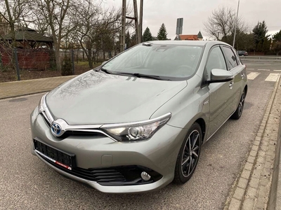 Toyota Auris II Hatchback 5d Facelifting 1.8 Hybrid 136KM 2017