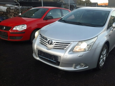 Toyota Avensis II Kombi 2.2 D-4D 150KM 2009