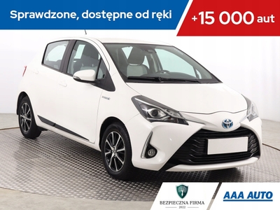 Toyota Yaris III Hatchback 5d Facelifting 2017 1.5 Hybrid 100KM 2018