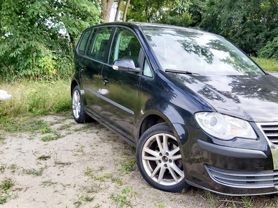 Volkswagen Touran I 2006/2007 LIFT, bez DPF, użytkowany przez kobietę