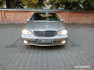 Mercedes-Benz klasa C 2005 sedan /1.8 kompressor lift/ Radio