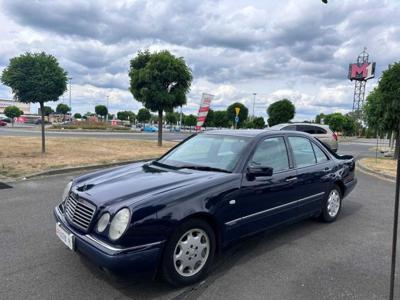 Mercedes E 200