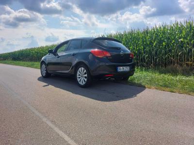 Opel Astra J 2012r. 1.4 Turbo 140 KM 146700 tys km do końca serwis