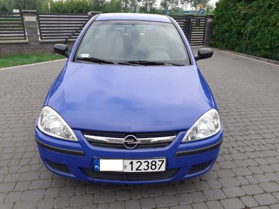 Opel Corsa z 2005 roku.