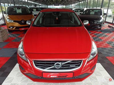 Volvo S60 D3 2013 r. 2.0 Diesel Wersja R-design Kolor Navi