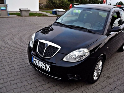 Lancia Ypsilon 1.4 8V Moda Milano (4 os.)