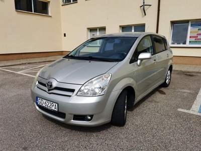 Sprzedam Toyotę Corolla Verso 2.0 4D4 115 KM 7 Osobowa