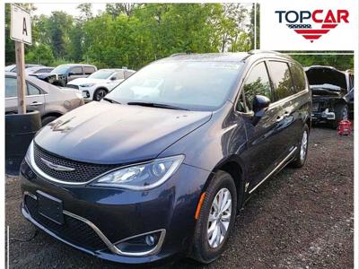 Chrysler Pacifica II 3.6 V6 291KM 2019