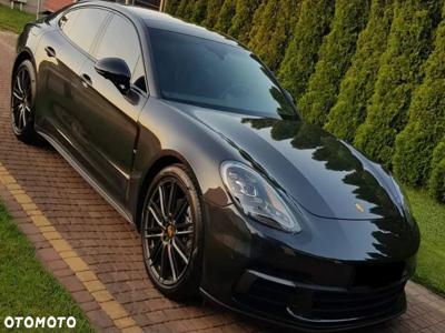 Porsche Panamera Standard