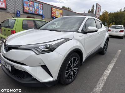 Toyota C-HR Hybrid Style Selection