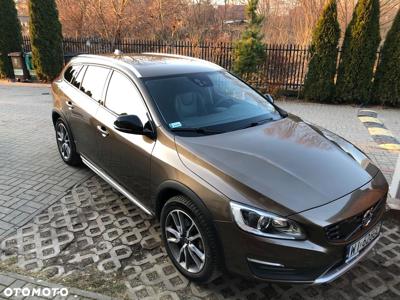 Volvo V60 T5 Drive-E R-Design Summum