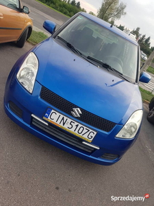 Ładny Suzuki Swift.