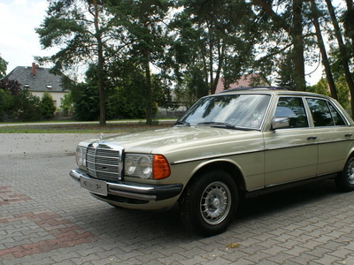 Mercedes-Benz w123 - 2.3 Benzyna - 81 000 km !