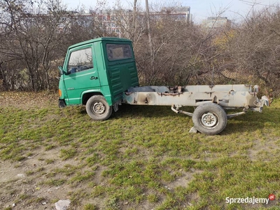 Mercedes MB100 2,4 diesel rama do zabudowy sprawny