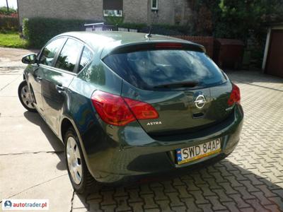 Opel Astra 1.4 benzyna 100 KM 2011r. (Rydułtowy)