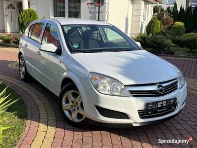 Opel ASTRA 1.7 CDTI 110 KM ! Super STAN ! Navi ! Klima !