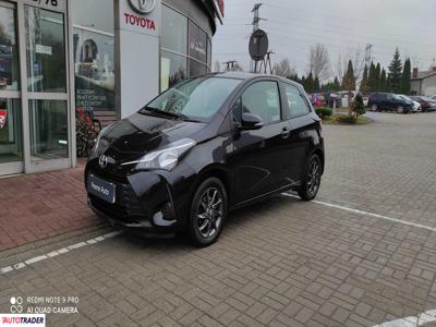 Toyota Yaris 1.0 benzyna 69 KM 2017r. (Częstochowa)