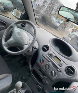 Toyota Yaris 1.3 Benz,2004rok ,1298 cm3