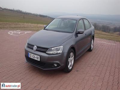 Volkswagen Jetta 1.6 diesel 105 KM 2011r. (krajno)