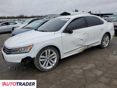 Volkswagen Passat 2.0 benzyna 2018r. (FRESNO)