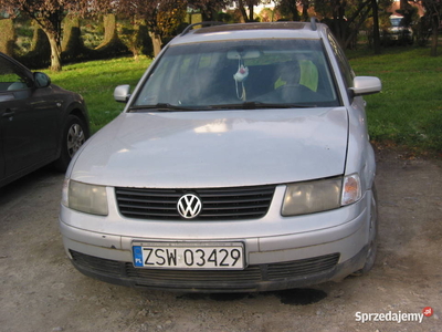 WROCŁAW, VW Passat diesel 2,5, Kombi 2000r . waźne opłaty