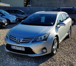 Używany Toyota Avensis 2013