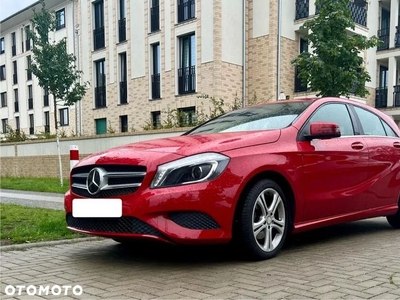 Mercedes-Benz Klasa A 180 (BlueEFFICIENCY)