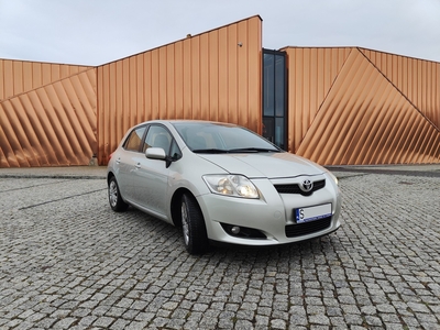 Toyota Auris I Toyota Auris 1.4 2008 czujniki cofania hak nowe LPG 109k km