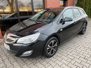 Opel Astra J