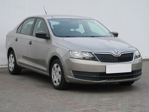 Skoda Rapid , Salon Polska, Klima, Parktronic