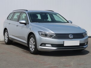 Volkswagen Passat B8 , Salon Polska, Klimatronic, Parktronic