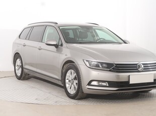 Volkswagen Passat B8 , Salon Polska, VAT 23%, Navi, Klimatronic, Parktronic,