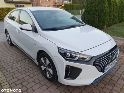 Hyundai IONIQ hybrid Business