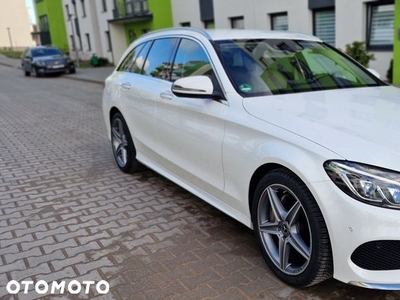 Mercedes-Benz Klasa C 220 d T 9G-TRONIC AMG Line