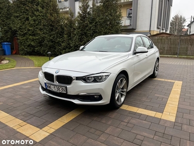 BMW Seria 3 330i GPF xDrive Luxury Line