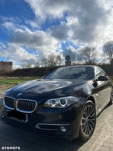 BMW Seria 5 520d xDrive Luxury Line