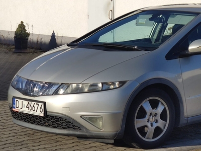 Honda Civic VIII HONDA CIVIC 1,8 140KM