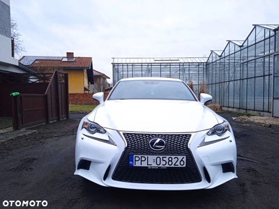 Lexus IS 300h F Sport