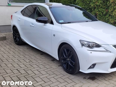 Lexus IS 300h F Sport