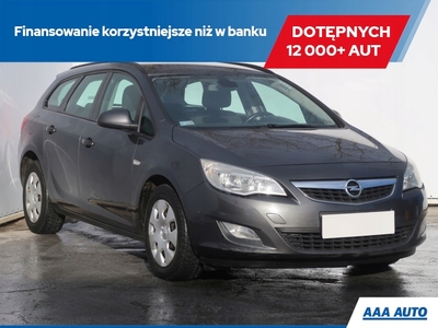 Opel Astra J Sports Tourer 1.7 CDTI ECOTEC 125KM 2012