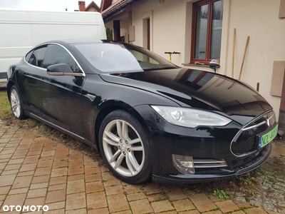 Tesla Model S 85 D