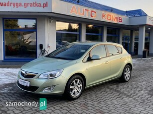 Opel Astra J