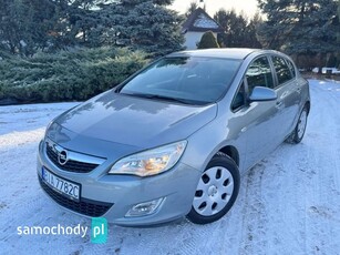 Opel Astra J