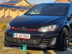 Volkswagen Golf 2.0 TSI DSG