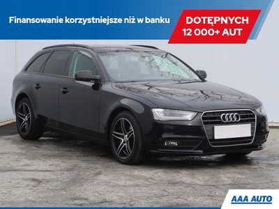 Audi A4 B8 Avant Facelifting 2.0 TDI 143KM 2012